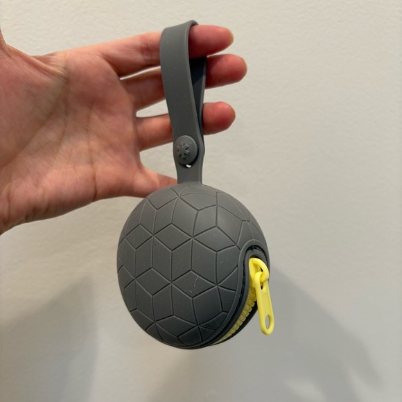 Skip Hop Pacifier Holder - Picture 3 of 3